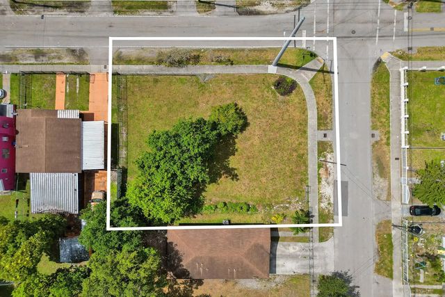 4 of 14 - 1895 Nw 58th Street, Miami, FL