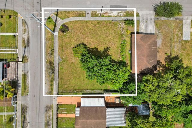 5 of 14 - 1895 Nw 58th Street, Miami, FL