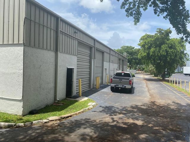 3 of 11 - 290 Sw 12th Avenue, Pompano Beach, FL