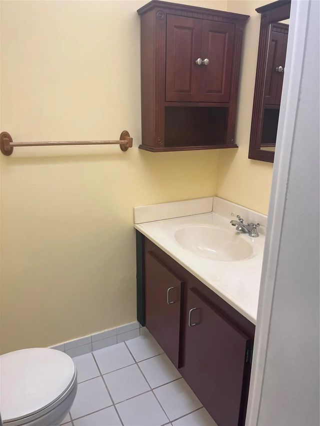 3 of 10 - 1830 N Lauderdale Avenue #4311, North Lauderdale, FL