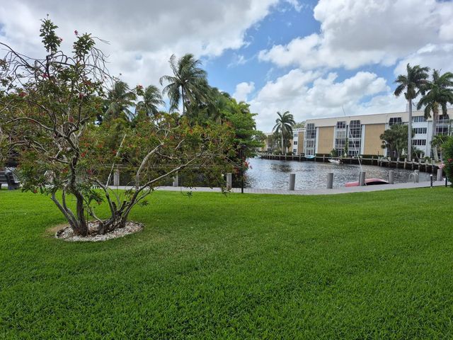 3010 Ne 16 Avenue #102, Oakland Park