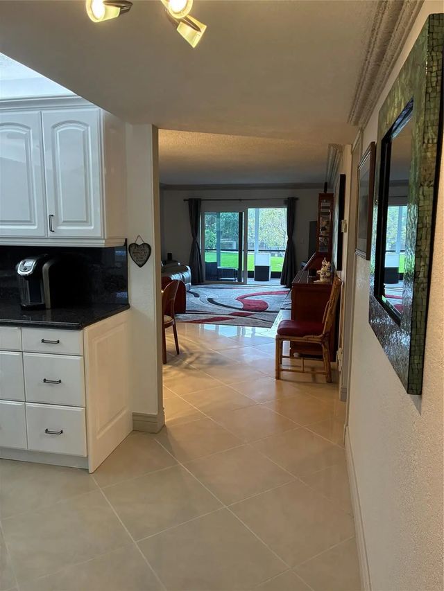 5 of 24 - 3010 Ne 16 Avenue #102, Oakland Park, FL