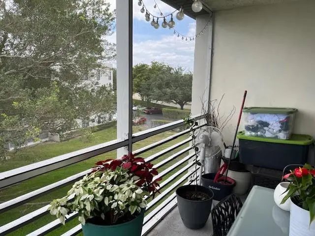 2 of 13 - 9330 Lagoon Place #406, Davie, FL
