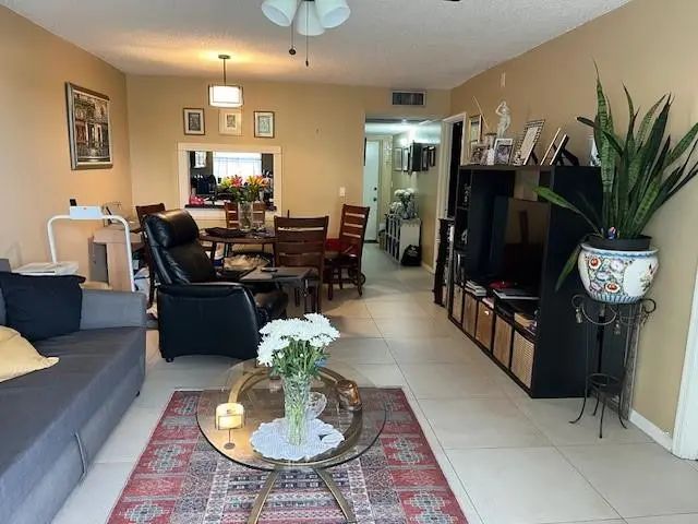 3 of 13 - 9330 Lagoon Place #406, Davie, FL