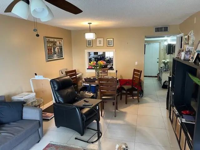 4 of 13 - 9330 Lagoon Place #406, Davie, FL