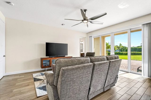 4 of 67 - 5986 Sequoia Circle, Vero Beach, FL