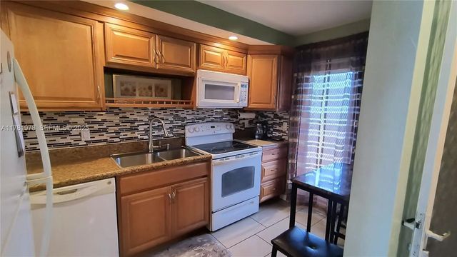 3 of 32 - 4500 N Federal Highway #352f, Lighthouse Point, FL
