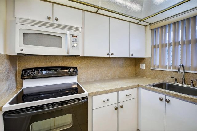 5 of 43 - 2951 Sunrise Lakes Drive E #107, Sunrise, FL