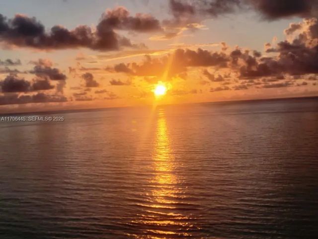 3 of 45 - 5601 Collins Avenue #ph-9, Miami Beach, FL