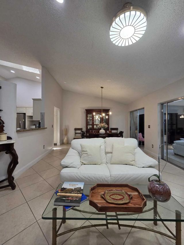 3 of 54 - 115 Ramblewood Circle, Royal Palm Beach, FL