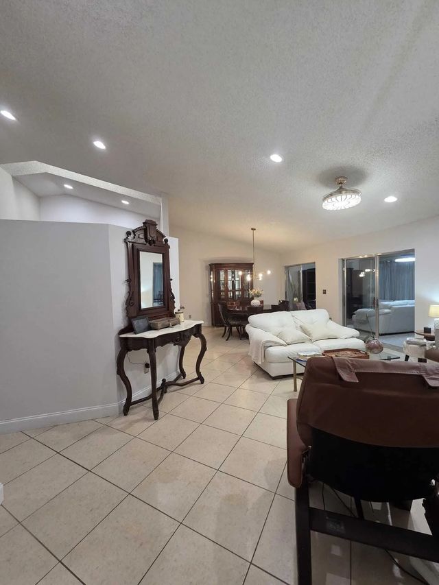 4 of 54 - 115 Ramblewood Circle, Royal Palm Beach, FL