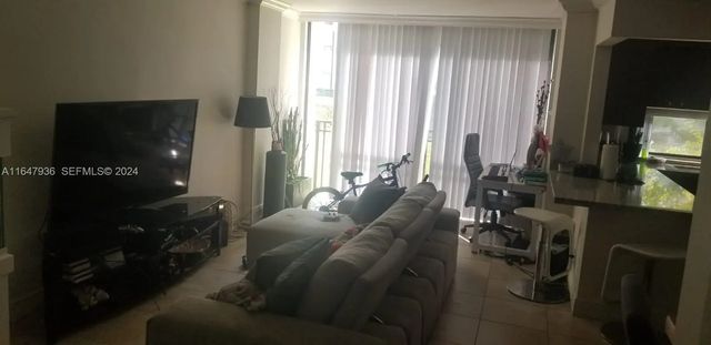 3 of 7 - 17021 N Bay Road #127, Sunny Isles Beach, FL
