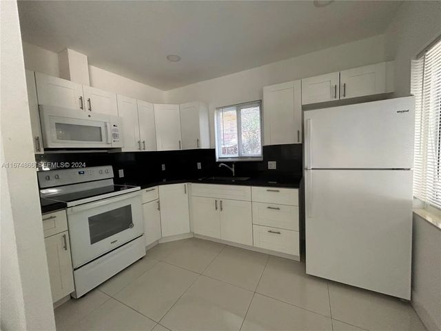 5 of 22 - 242 Ne 55th Terrace, Miami, FL