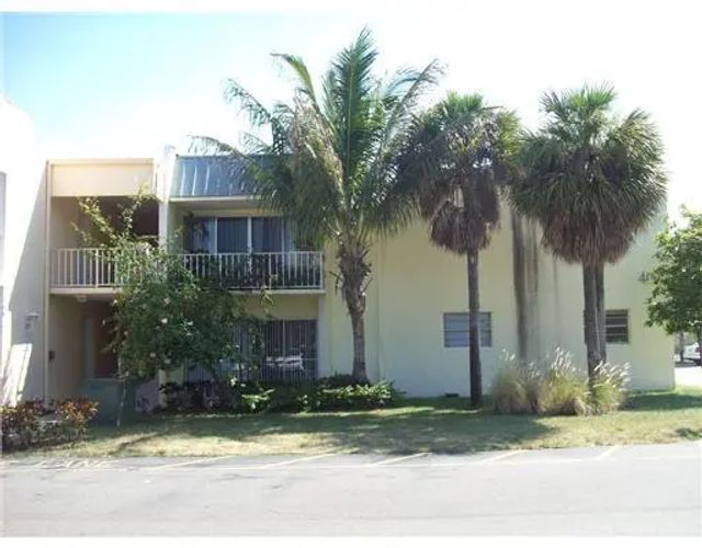 409 Executive Center Drive Drive, West Palm Beach