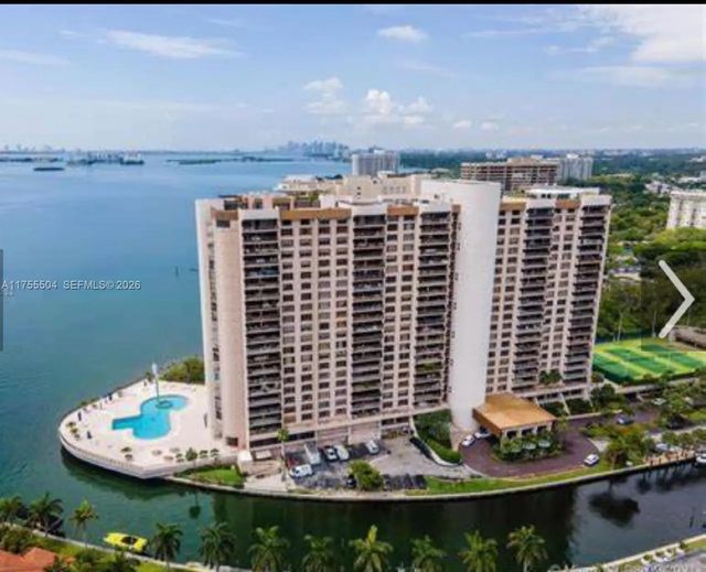1800 Ne 114th Street #1108, Miami