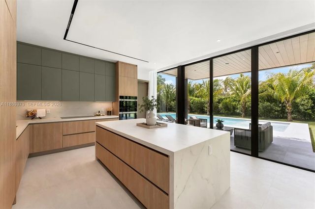 3 of 38 - 7400 Sw 127th Street, Pinecrest, FL