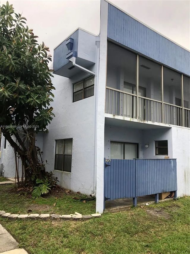 2800 S University Drive #2a, Davie