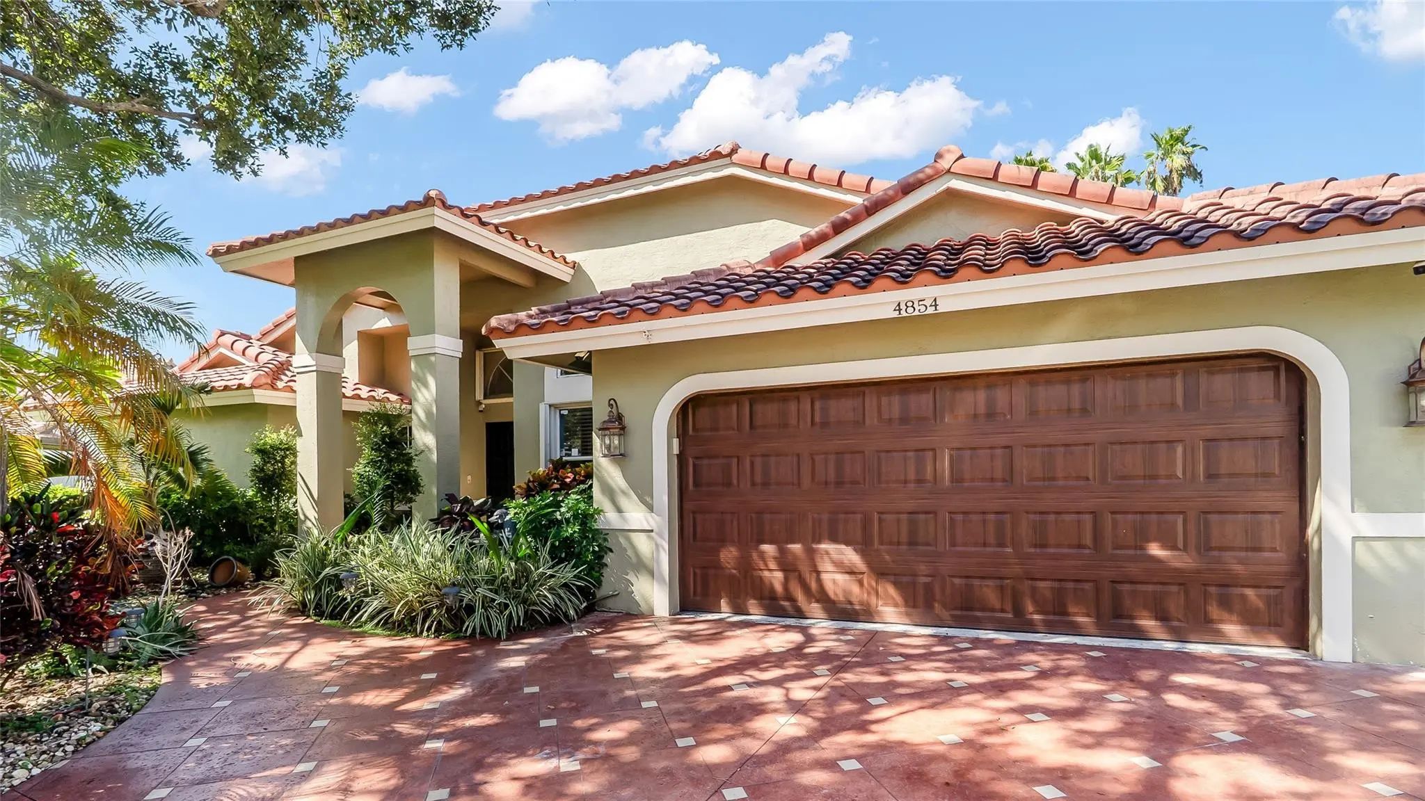 4854 Nw 104th Lane, Coral Springs