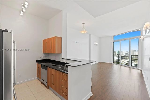 4 of 59 - 335 S Biscayne Boulevard #uph02, Miami, FL