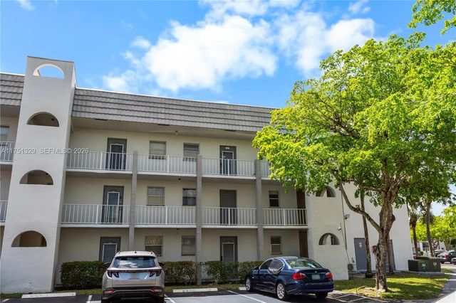 2 of 20 - 8450 Sunrise Lakes Boulevard #306, Sunrise, FL