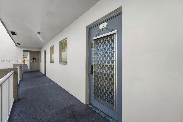 3 of 20 - 8450 Sunrise Lakes Boulevard #306, Sunrise, FL