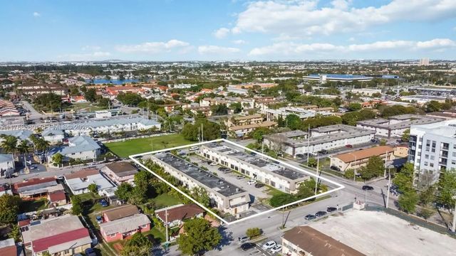 4 of 5 - 10904 Sw 2nd, Sweetwater, FL