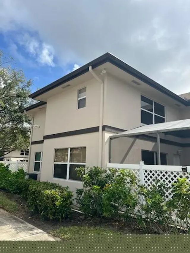 5 Amherst Court #d, Royal Palm Beach