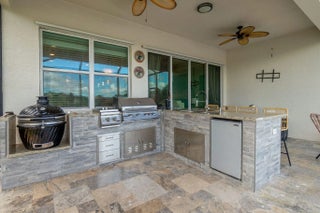 Photo of Listing #R11117019