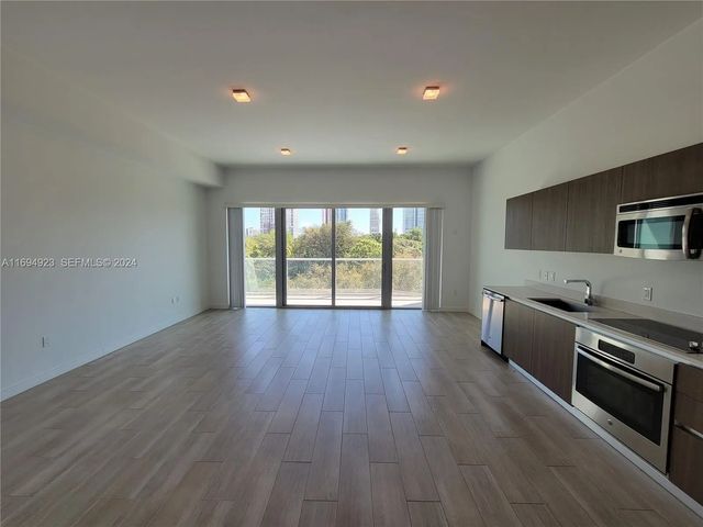 3 of 15 - 1600 Sw 1 Avenue #411, Miami, FL