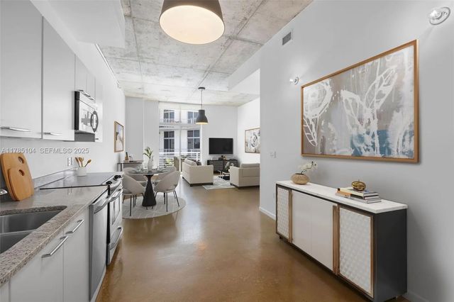 3 of 31 - 2001 Meridian Avenue #412, Miami Beach, FL