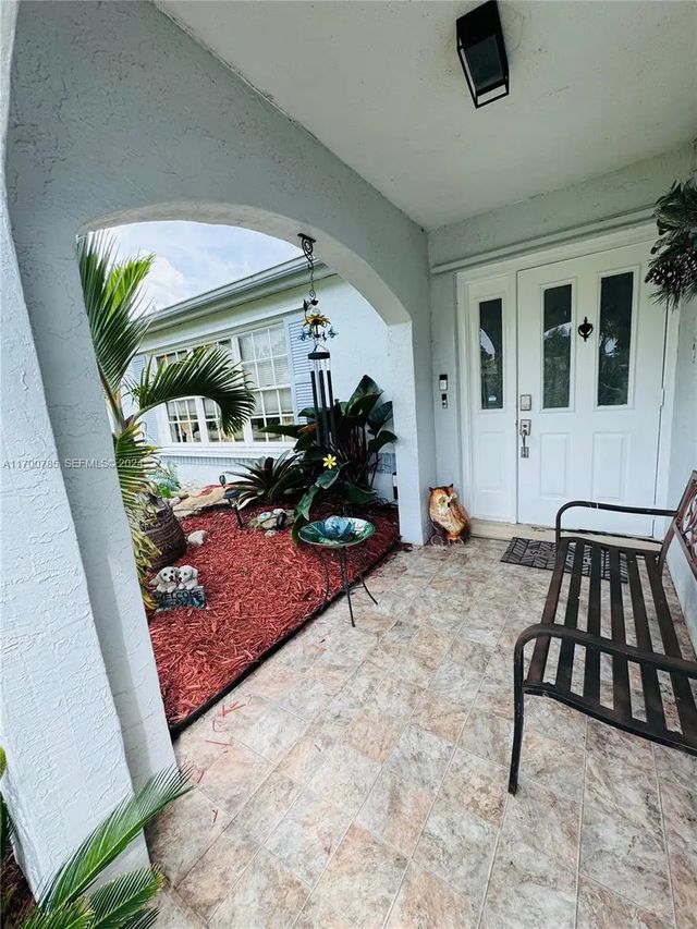3 of 22 - 509 Ne Solida Circle, Port St. Lucie, FL