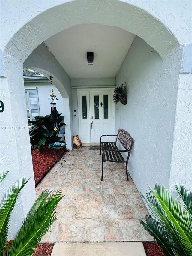 4 of 22 - 509 Ne Solida Circle, Port St. Lucie, FL