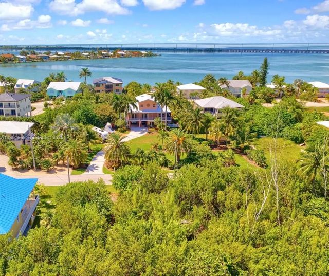 3 of 4 - 111 Jamaica Street, Duck Key, FL