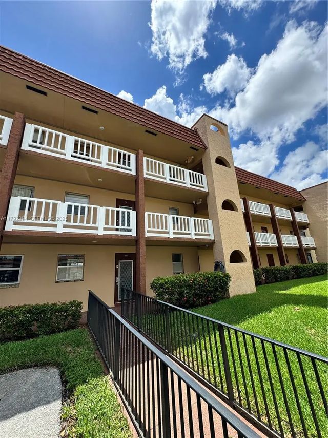 9041 Sunrise Lakes Boulevard #110, Sunrise