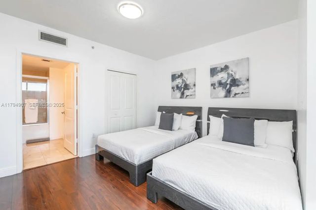 3 of 17 - 170 Se 14th Street #1905, Miami, FL