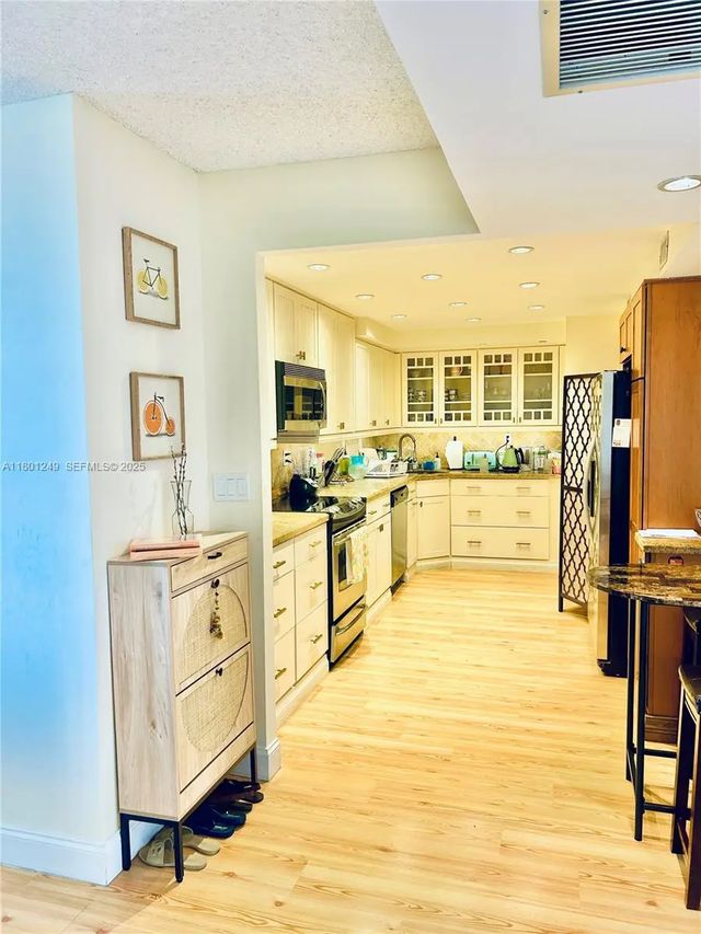 3 of 25 - 600 Three Islands Boulevard #905, Hallandale Beach, FL