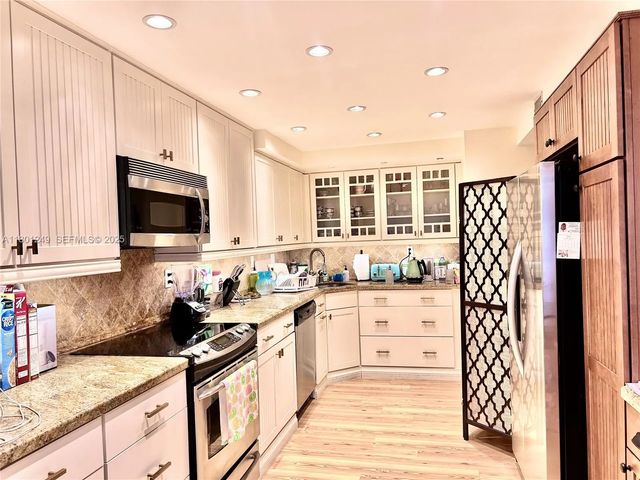 4 of 25 - 600 Three Islands Boulevard #905, Hallandale Beach, FL