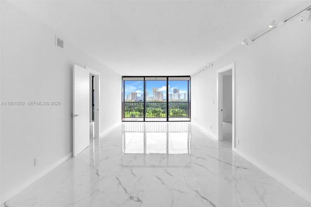4 of 22 - 20335 W Country Club Drive #1108, Aventura, FL