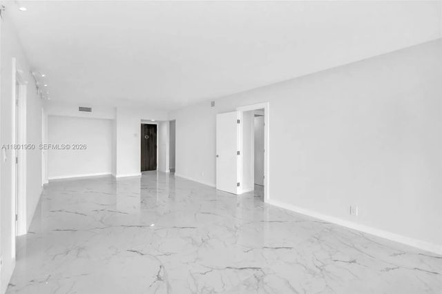 5 of 22 - 20335 W Country Club Drive #1108, Aventura, FL