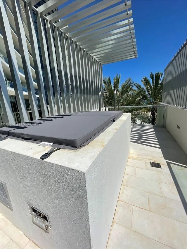 3 of 9 - 18501 Collins Avenue #cabana 27, Sunny Isles Beach, FL