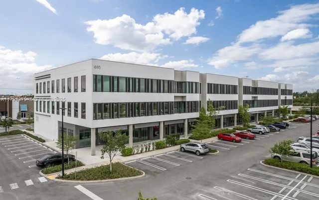 1695 Nw 110th Avenue #103, Sweetwater
