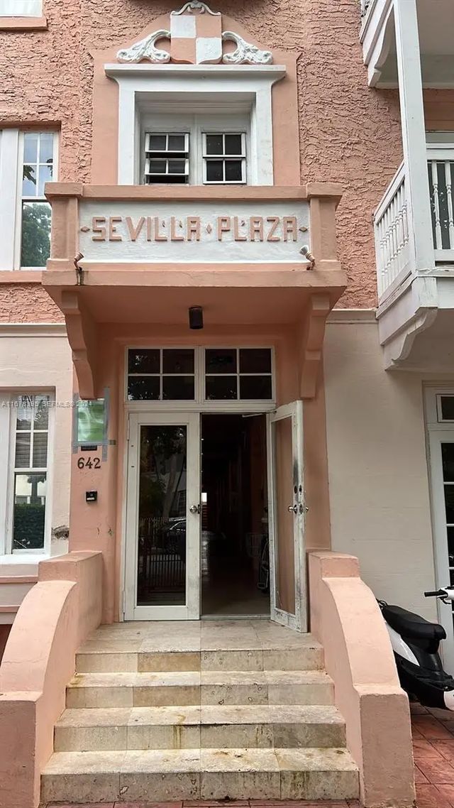 4 of 12 - 642 Michigan Avenue #29, Miami Beach, FL