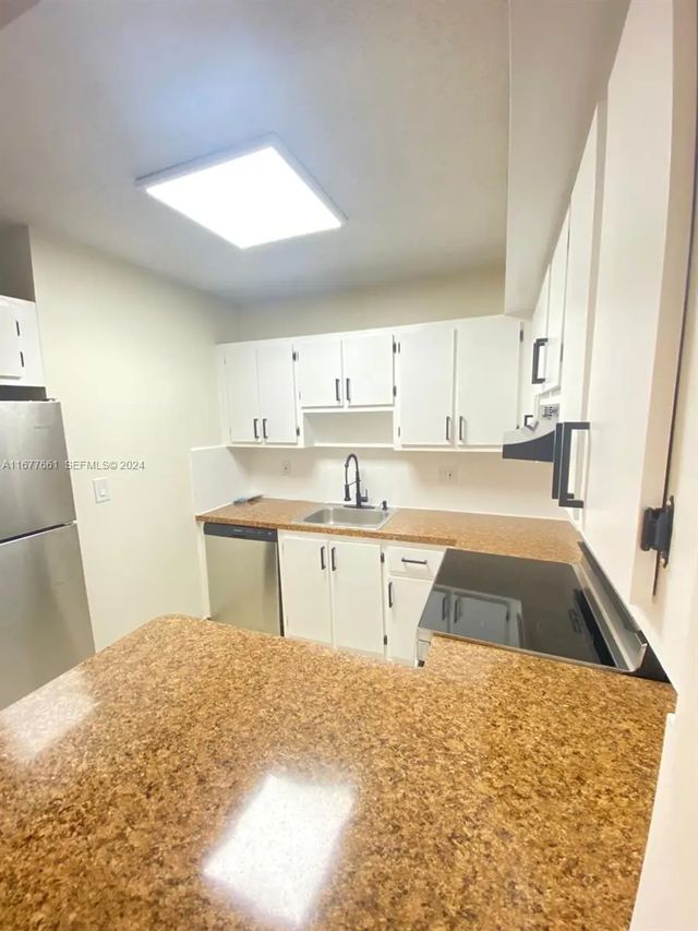 4 of 52 - 2029 Nw 46th Avenue #e308, Lauderhill, FL