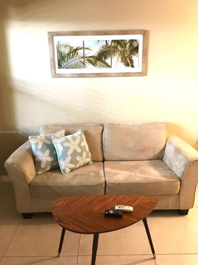 3 of 9 - 1228 Pennsylvania Avenue #2, Miami Beach, FL