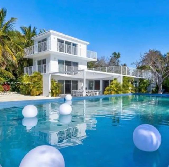 98701 Overseas Highway, Key Largo