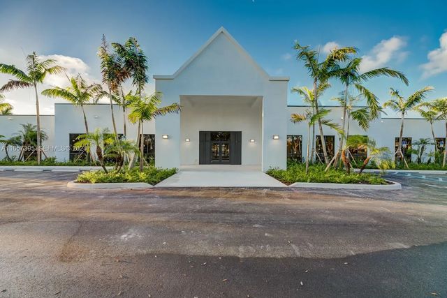 8950 Sw 152nd Street #suite V, Palmetto Bay