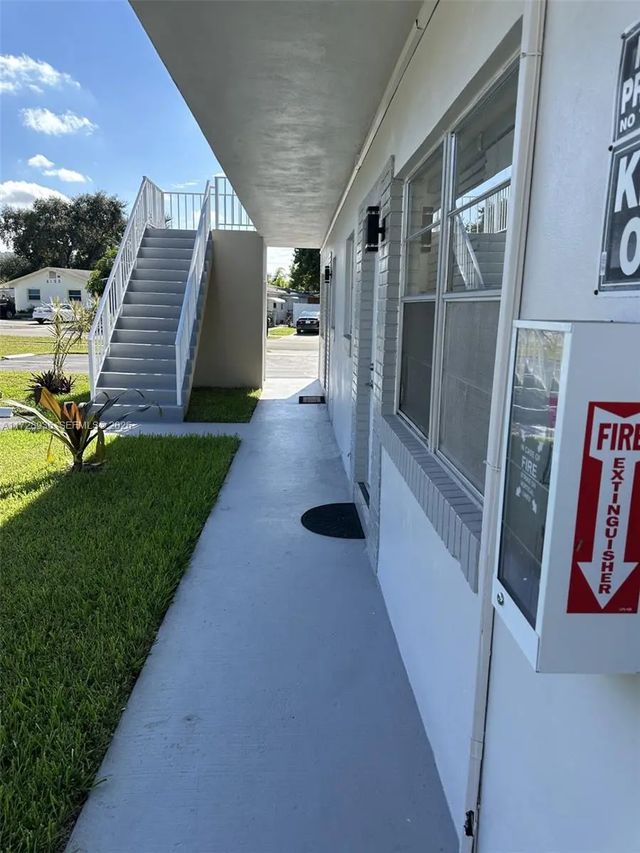 2 of 9 - 6101 Garfield Street, Hollywood, FL