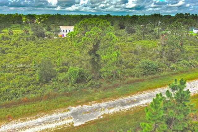 5 of 14 - 642 Vasser Avenue S, Lehigh Acres, FL