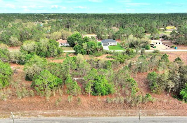 565 Summit Avenue S, Lehigh Acres