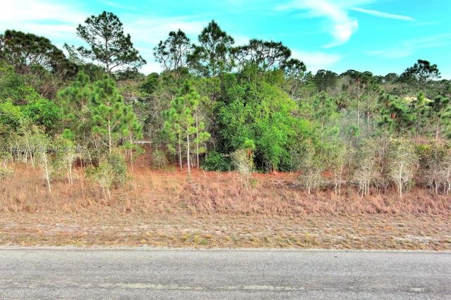4 of 24 - 565 Summit Avenue S, Lehigh Acres, FL